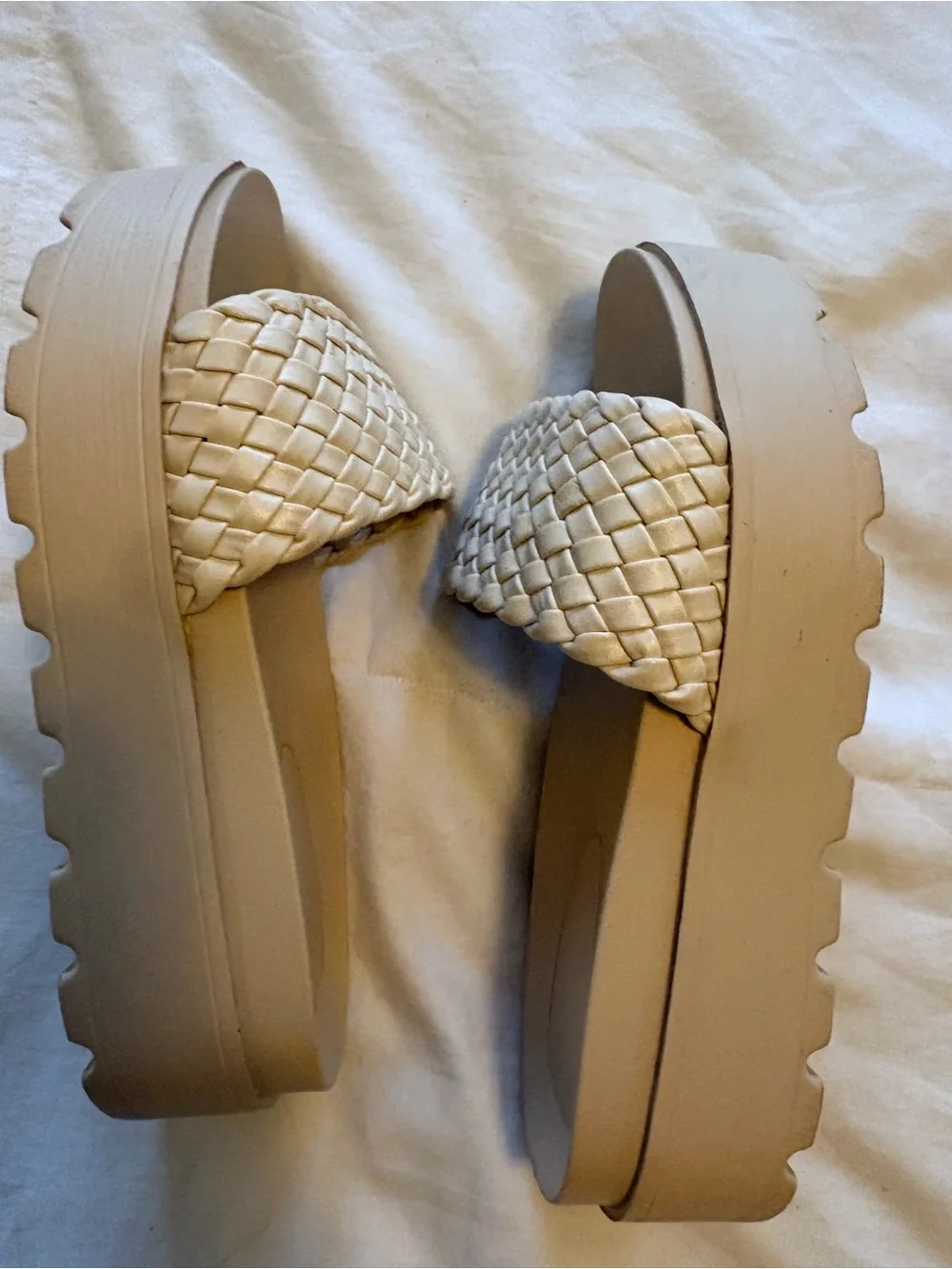 Woven Platform Slide Sandals in Cream like new